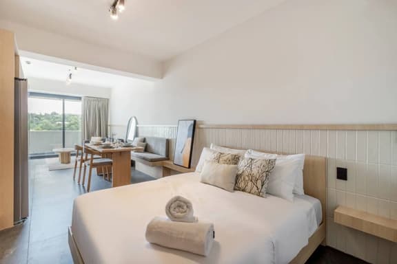 Myla - Plus Loft Condesa with Balcony Interior Views - Image 1