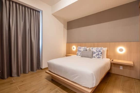 Myla - 1BR Apartment Near Centro Historico - Image 1